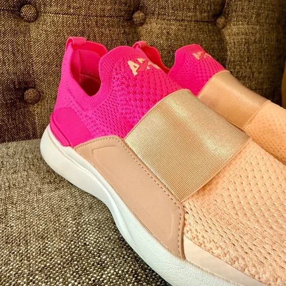 Free People APL Techloom Bliss Sneaker Mesh Pink Rose Dust size 8.5 - Picture 2 of 12